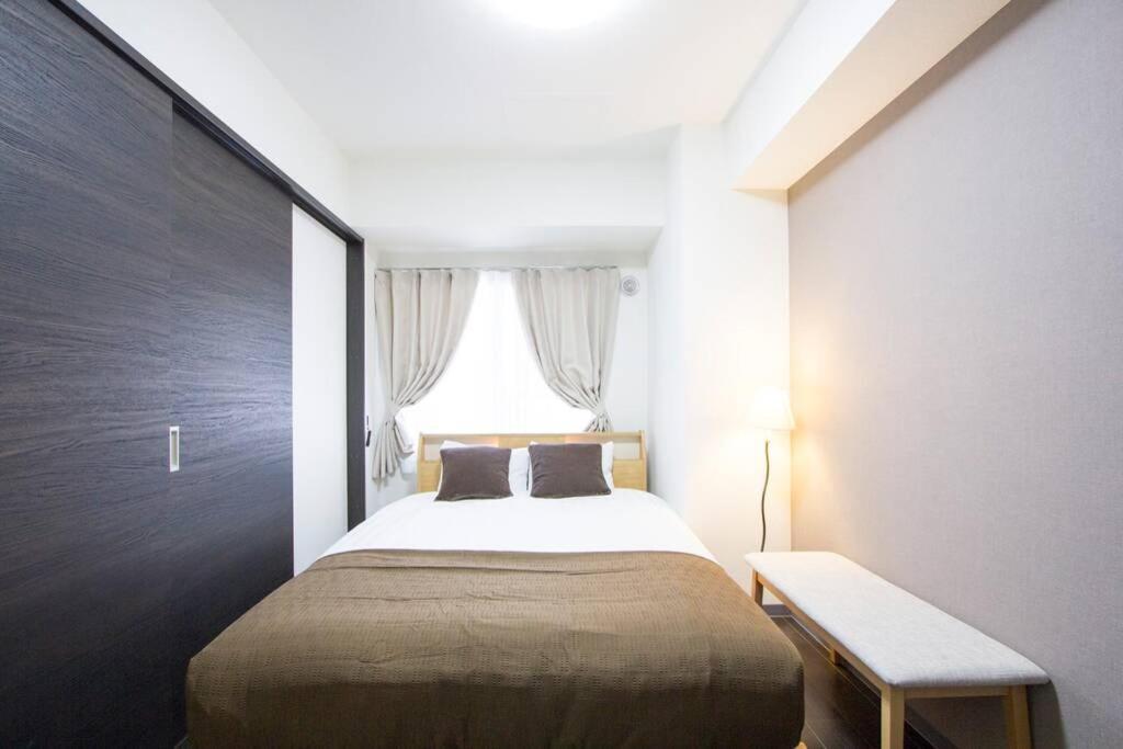 ようこそ札幌へ! 大通公園まで地下鉄10分 定員6名 Firetv完備 1階はセコマ Apartamento Exterior foto