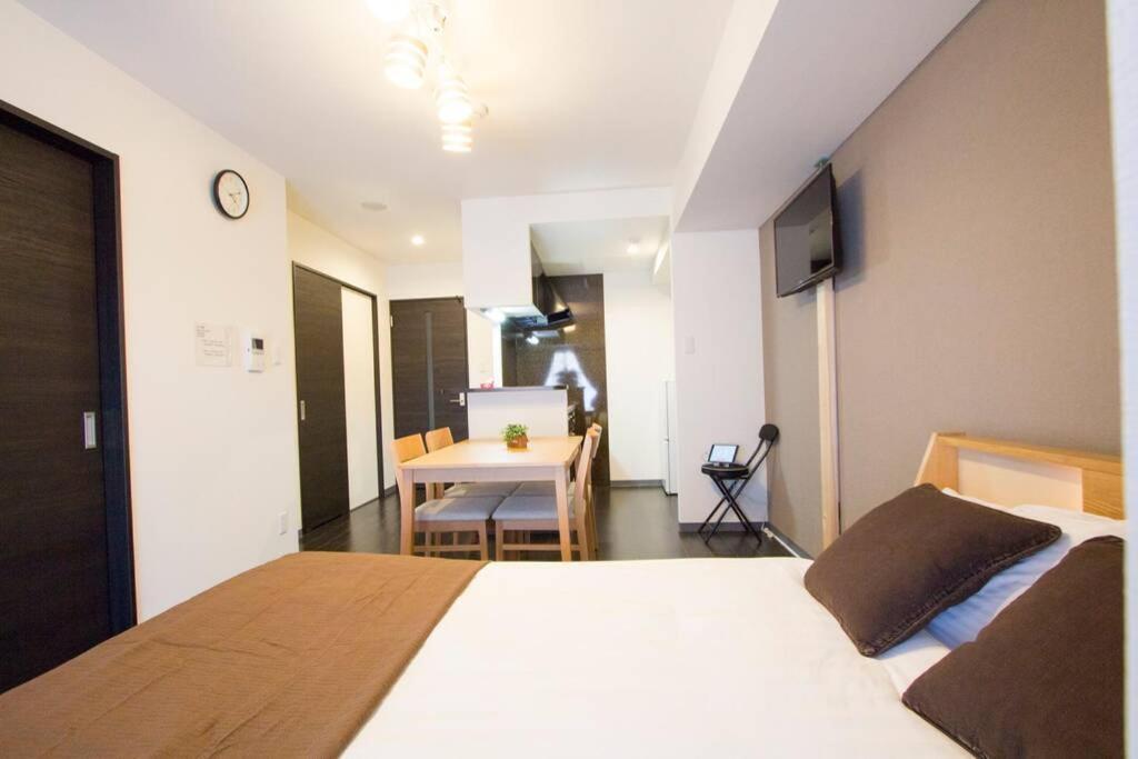 ようこそ札幌へ! 大通公園まで地下鉄10分 定員6名 Firetv完備 1階はセコマ Apartamento Exterior foto