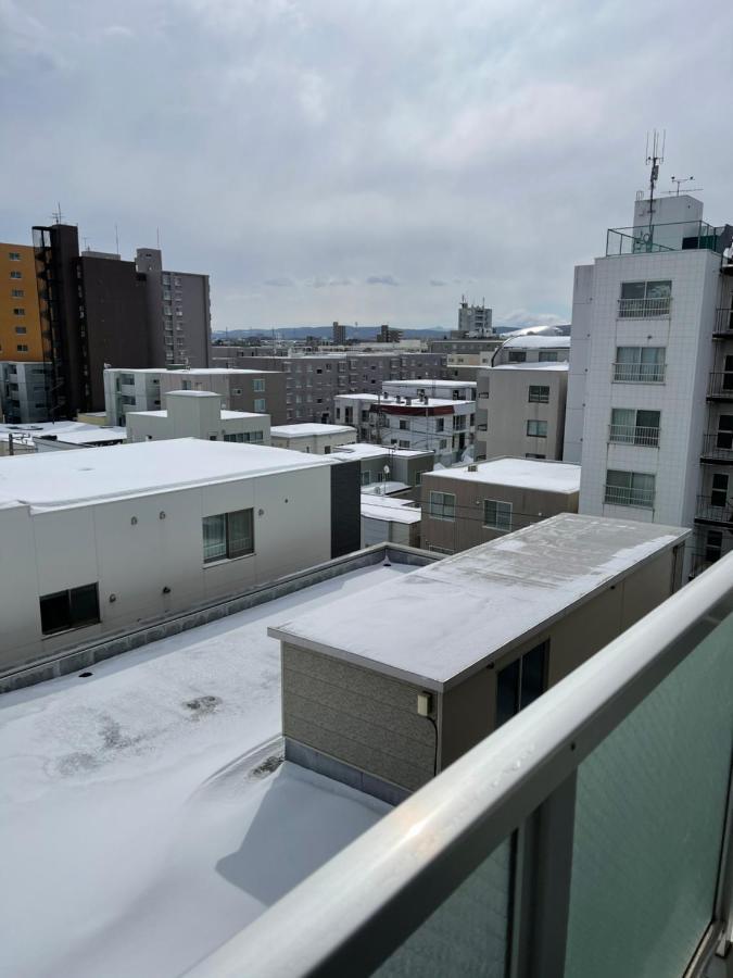 ようこそ札幌へ! 大通公園まで地下鉄10分 定員6名 Firetv完備 1階はセコマ Apartamento Exterior foto