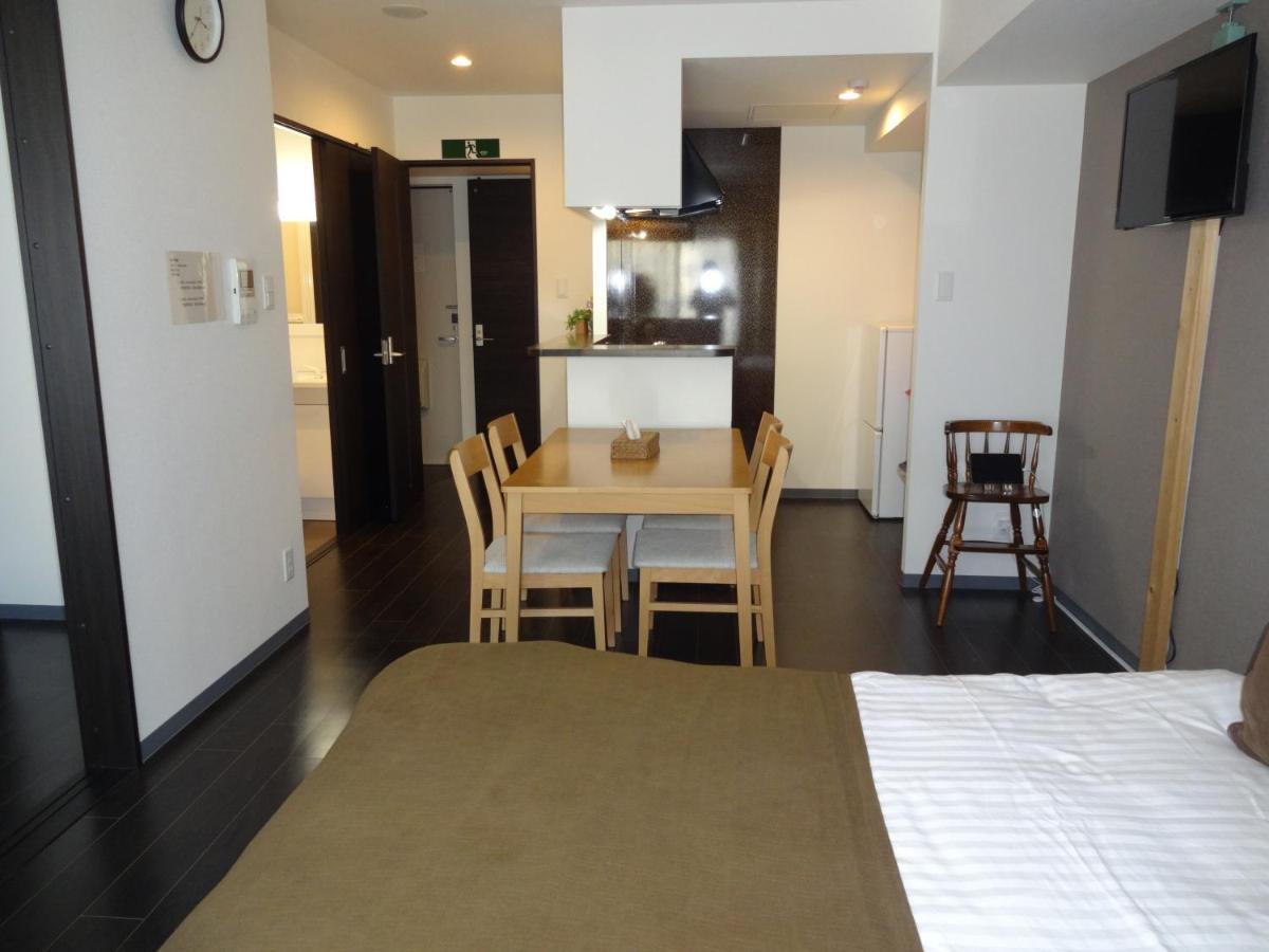 ようこそ札幌へ! 大通公園まで地下鉄10分 定員6名 Firetv完備 1階はセコマ Apartamento Exterior foto